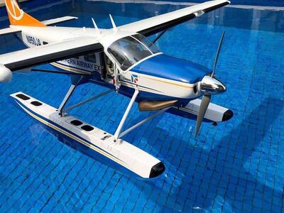 Schwimmer Cessna 208