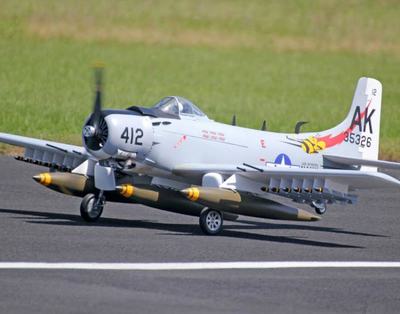 Skyraider ARF 35-60cm³ Benzin (SW= 215cm) grau